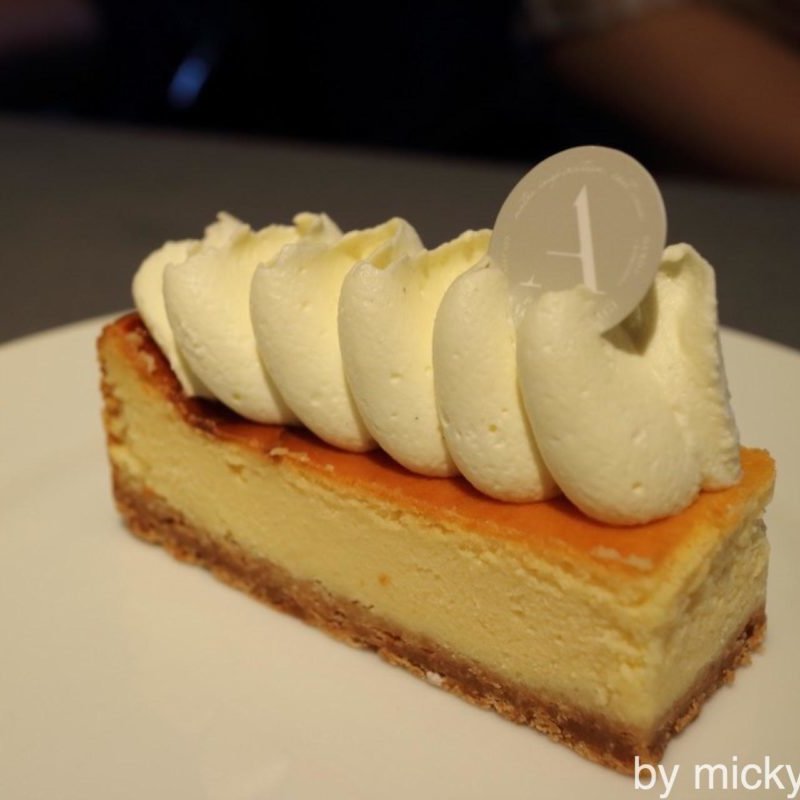 白カビチーズケーキ(PATISSERIE ASAKO IWAYANAGI)