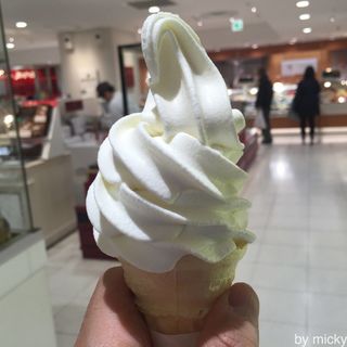 ソフトクリームレギュラーサイズ(なかほら牧場 松屋銀座本店 )