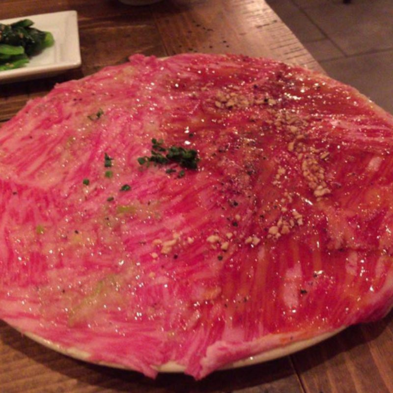 日本一のサーロイン・ユッケ ハーフ＆ハーフ(赤坂焼肉 KINTAN)