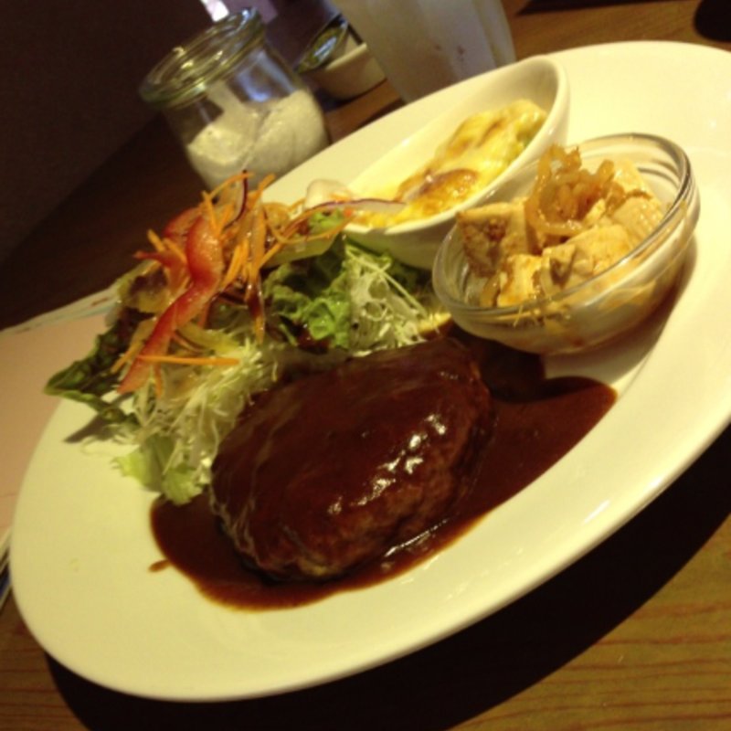 ハンバーグプレート(風の森 Cozy)