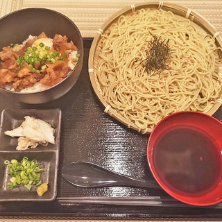 讃岐茶亀麺+牛すじ丼セット(六本木 Alc.a)
