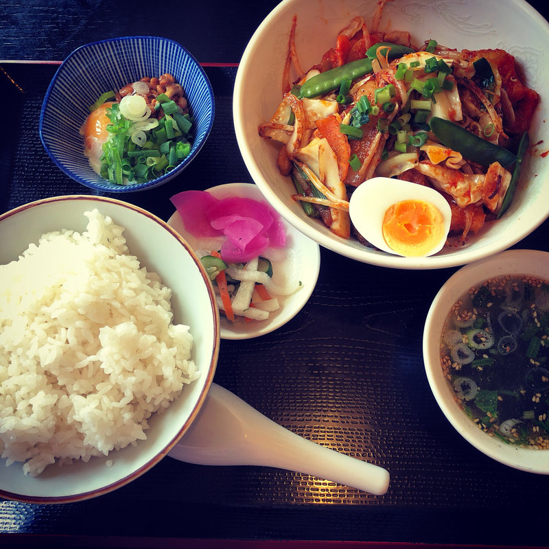 豚肉と野菜のからし炒め定食(まねき猫食堂 )