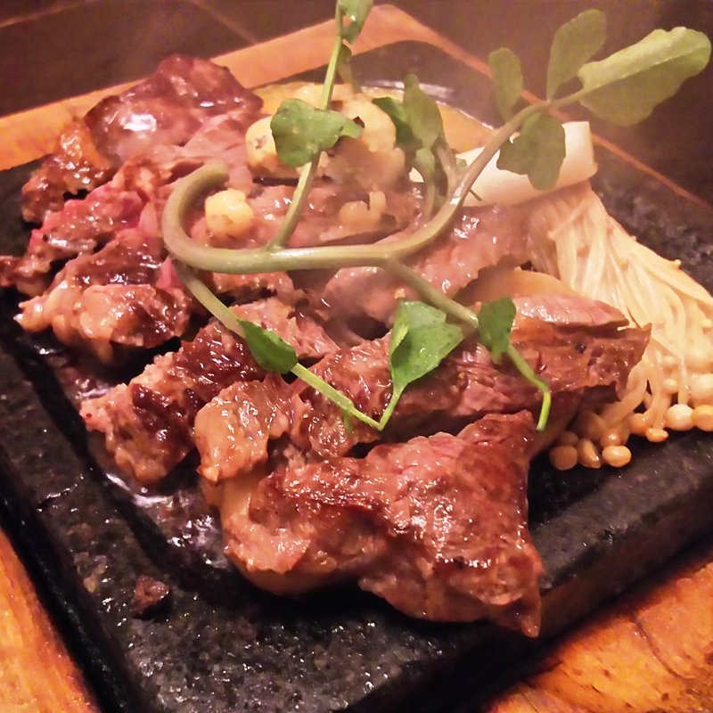 熟成牛の石焼きトリュフバター添え(隠れ房 川崎店)