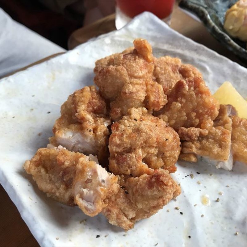 唐揚げ(十三餃子酒場 満太郎)