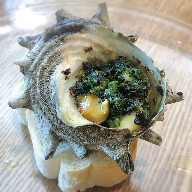 松島産サザエのガーリックバター(Bistro Matsushima)