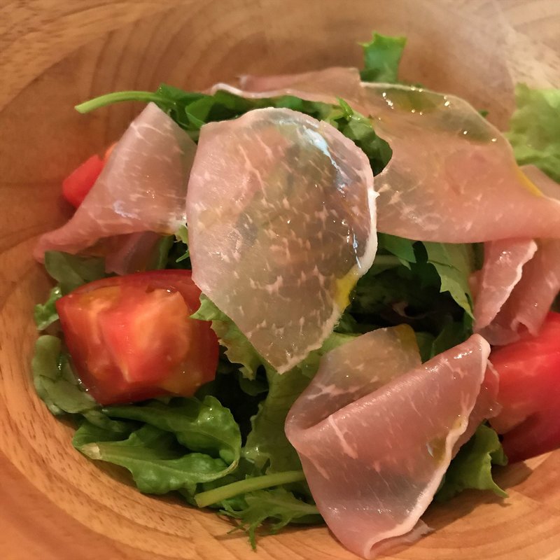 生ハムとフルーツのグリーンサラダ(カッシーワ お初天神店)