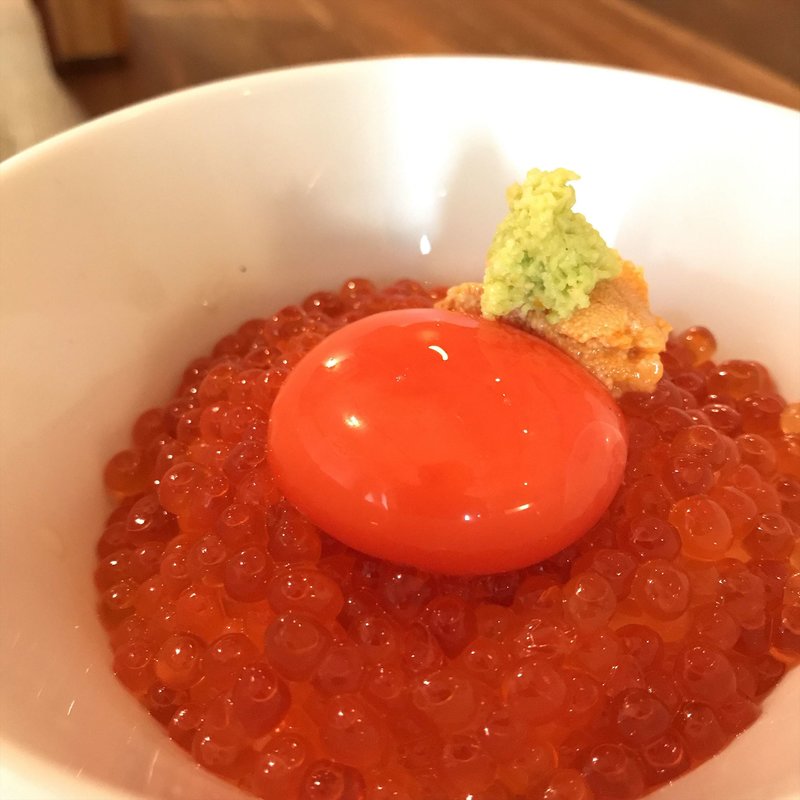 贅沢たまごかけ御飯(クシヤキとワイン CASSIWA(カッシーワ) 東通り店)