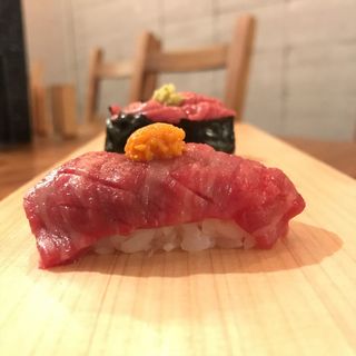 肉寿司(クシヤキとワイン CASSIWA(カッシーワ) 東通り店)