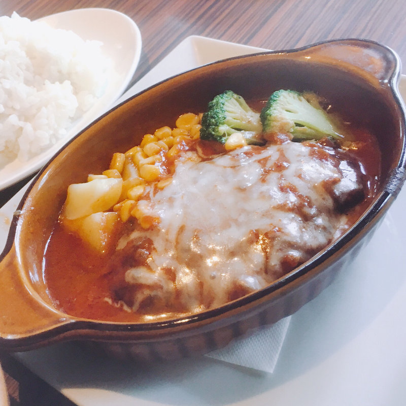 特製ハンバーグ~デミグラスソース~(BARU＆DINING GOHAN みなとみらいセンタービル店 （バルアンドダイニング　ゴハン）)