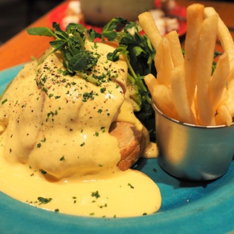 エッグベネティクト(Head Quarters Cafe 新宿店)