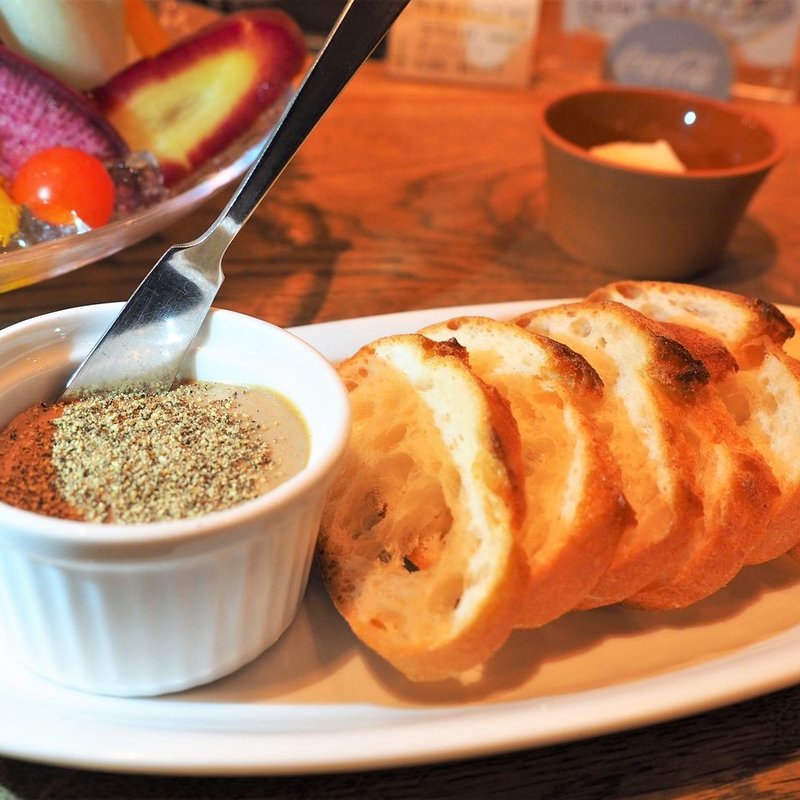 鶏白レバームース メルバトースト添え(Il faló神田小西)