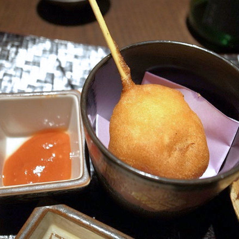 毛ガニのしんじょうのホットドック(さ行)