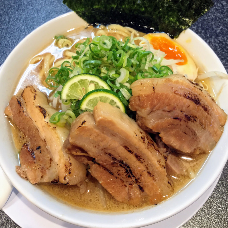 魚介醤油らーめん(麺屋しずる 蒲郡駅前店)