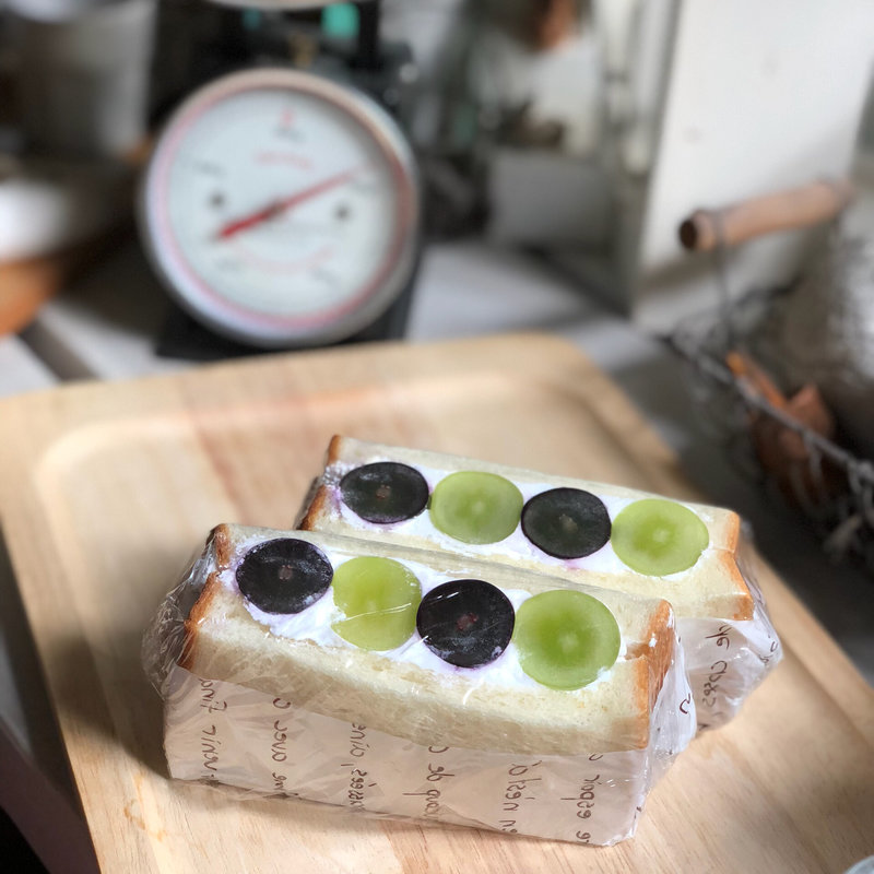 シャインマスカットと長野パープルサンド(クラフト ベーカリー)