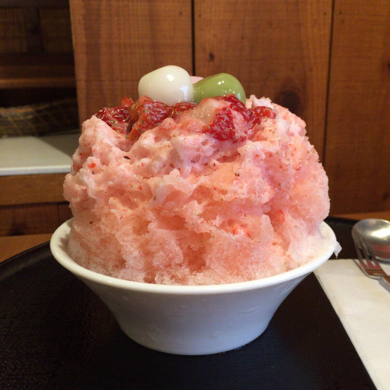 生イチゴミルク(白玉トッピング)(茶屋赤鰐 )