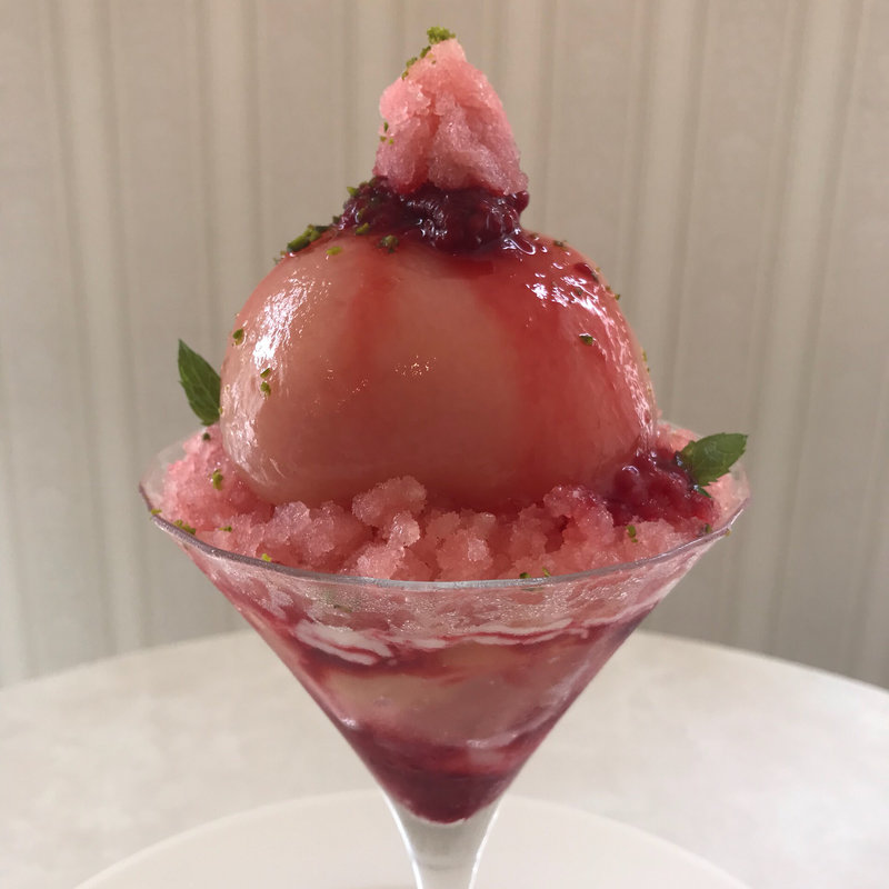 桃パフェ(サロン・ド・テ プレジール)