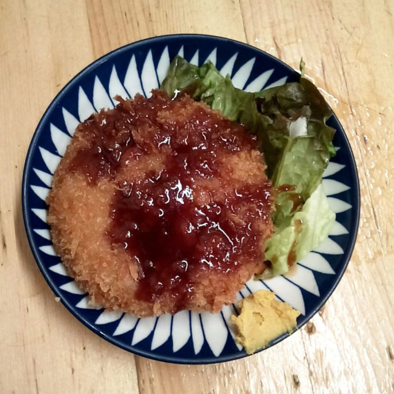 牛メンチカツ(立飲みいこい 本店 )