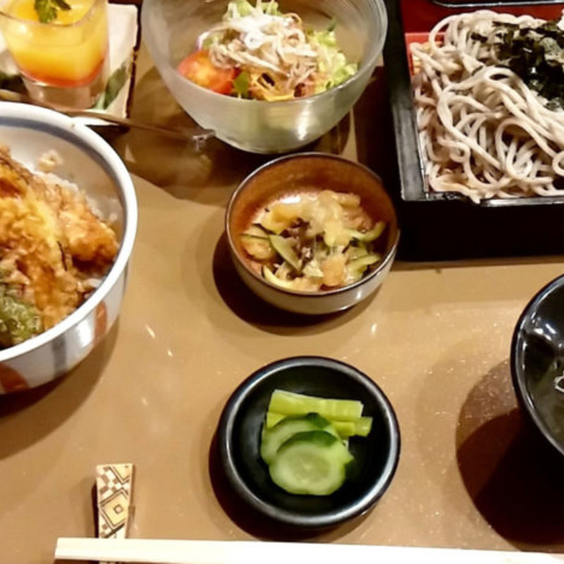 ミニ天丼とそばのセット(サカナキュイジーヌリョウ)