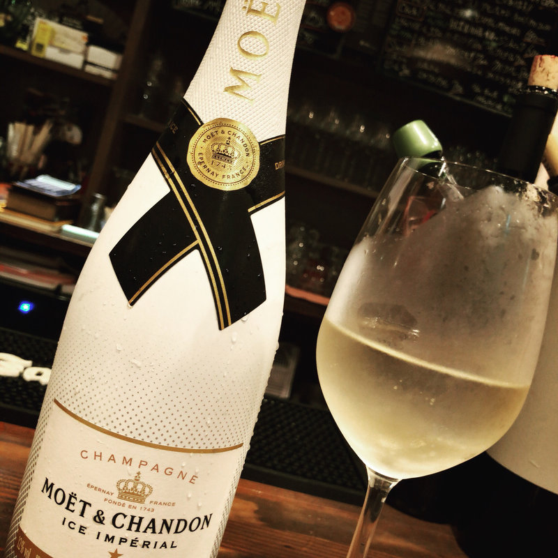 MOËT&CHANDON (バル クラーベ （BAR CLAVE）)