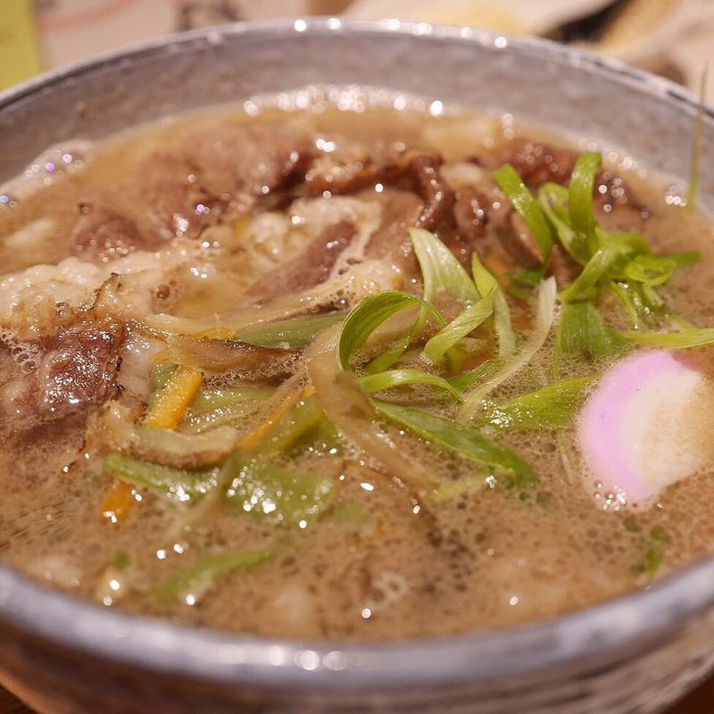 炙り牛肉ときんびらのうどん(ひだりうま )