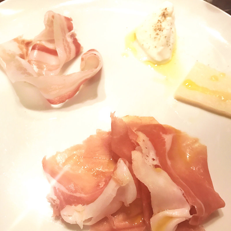 生ハムとチーズの盛り合わせ(チッチャ)