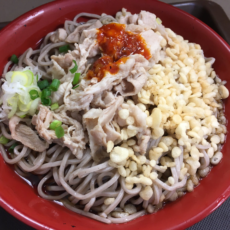 冷やし肉盛ピリ辛たぬきそば大(名代 富士そば 新小岩店 )