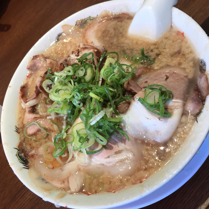 こってりラーメン シャーシュー卵トッピング(来来亭横須賀佐原店)
