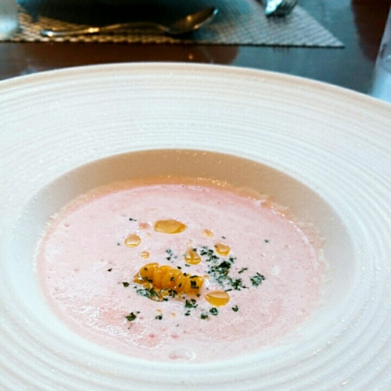 完熟トマトの冷製スープ(イル・ソーニョ)