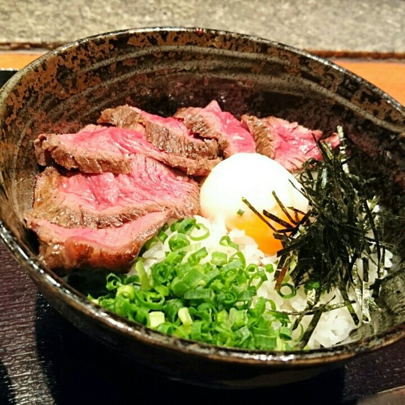 サガリ丼 並(串焼き かりんこ)