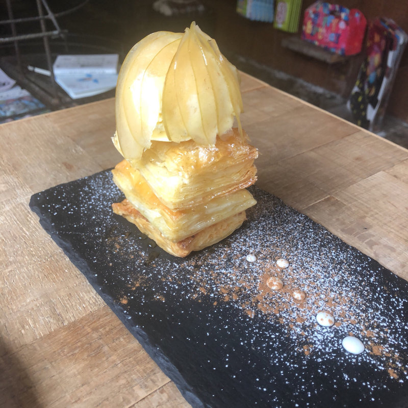 アップル・パイ(カモン ピウ （kamon piu）)