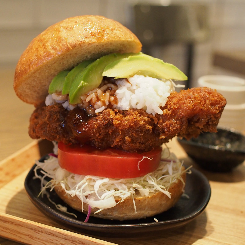 とんかつ定食バーガー(Glorious Chain Café Shinsaibashi)