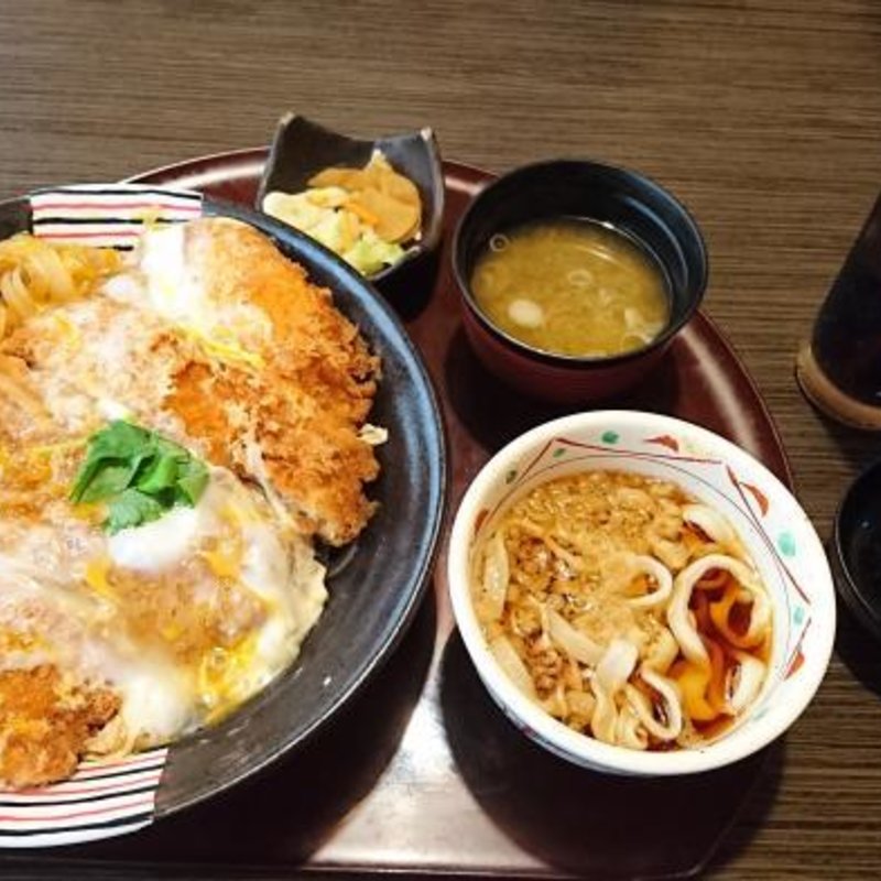 ジャンボチキンカツ丼+小ぶっかけうどん付(いっちょう海山亭 杉戸店 )