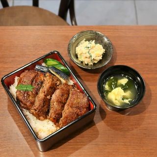 土用のうし重(洋食レストラン 犇屋 なんばOCAT店)