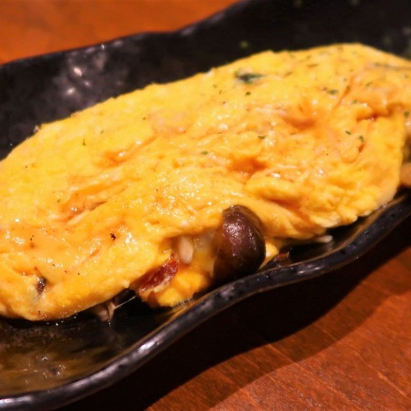 とろ～りチーズのきのこオムレツ(たか鳥 神戸三宮中山手通店)
