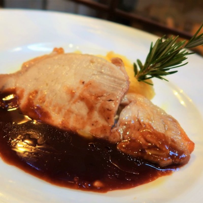 京都もち豚のロースト　トリュフソース(フレンチ祇園バル 丸橋)