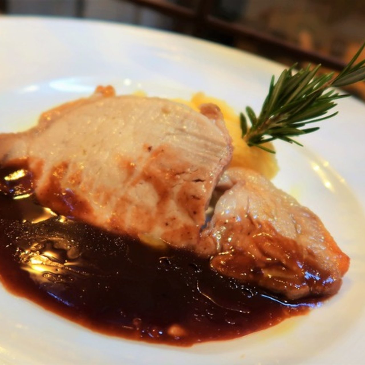 京都もち豚のロースト トリュフソース フレンチ祇園バル 丸橋 の口コミ一覧 おいしい一皿が集まるグルメコミュニティサービス Sarah