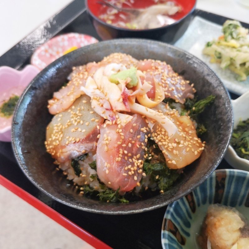 海鮮ヅケ丼定食(よっちゃーれセンター )
