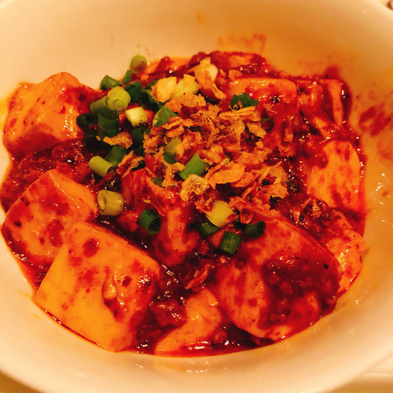本場四川仕込みのマーボー豆腐(重慶飯店 麻布賓館)