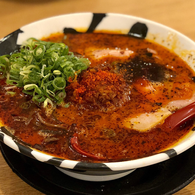 赤賀正(神戸豚骨ラーメン 賀正軒 武庫之荘店)