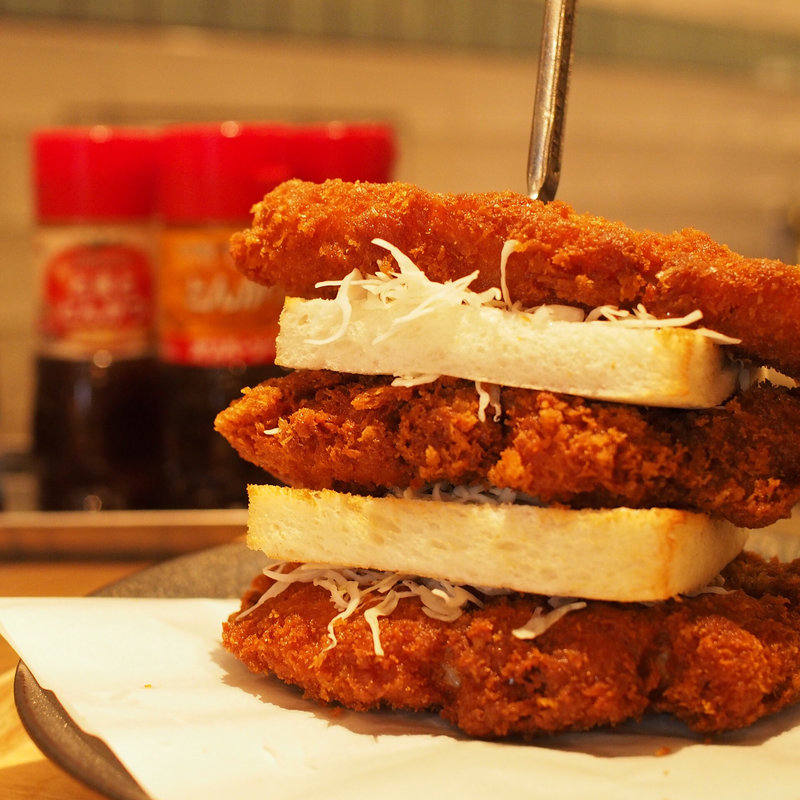 ワイルドとんかつサンド(Glorious Chain Café Shinsaibashi)