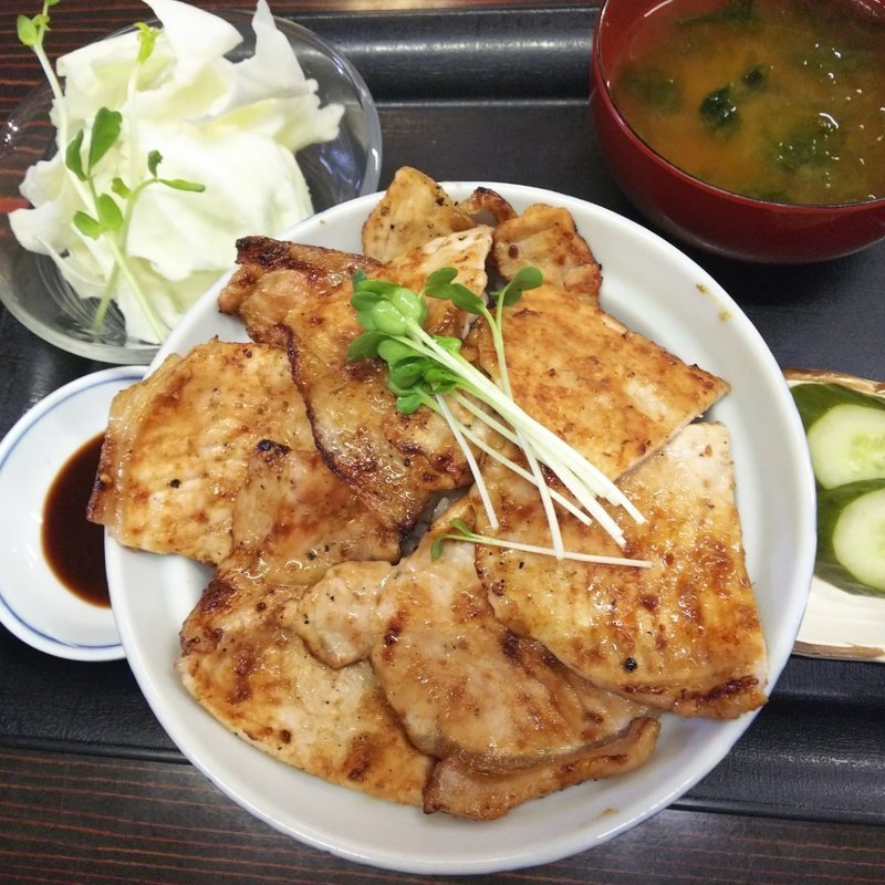 豚丼並盛ランチセット(焼肉たてがみ )