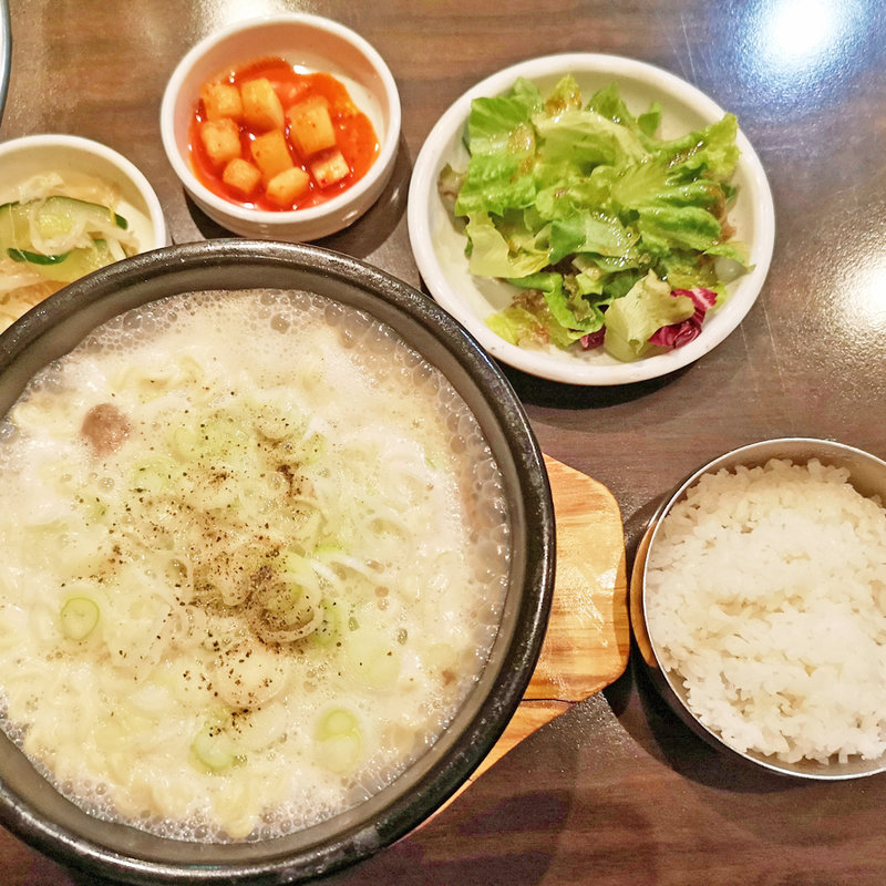 コムタンラーメン定食(とん豚テジ 六本木店)