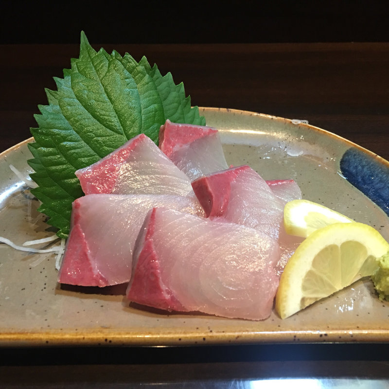 カンパチ刺(飯屋 だゑん 〜拿縁〜)