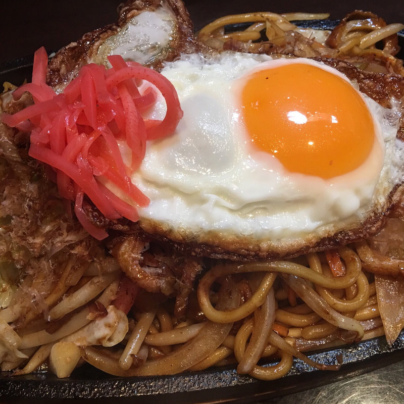 焼きそば 目玉焼付(飯屋 だゑん 〜拿縁〜)