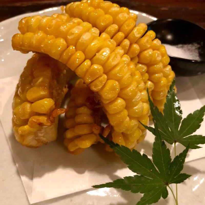 とうもろこしの唐揚げ(十徳 新宿本店)