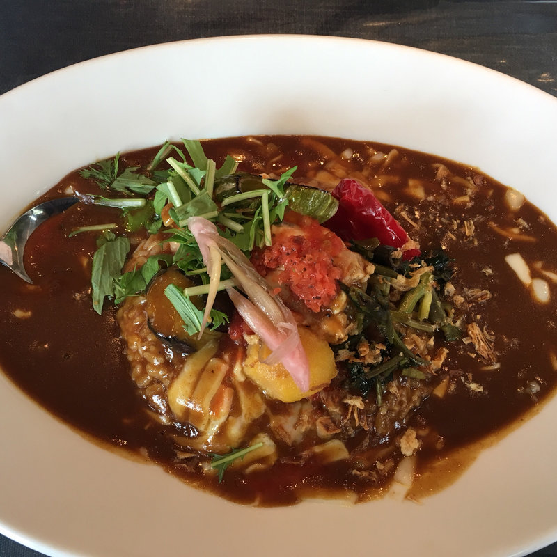 チキントマトカレー+野菜トッピング(太陽カレー)