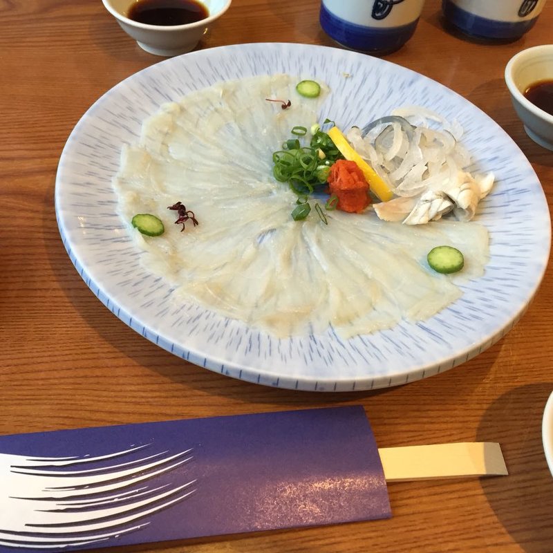 ふぐ刺し(づぼらや 道頓堀店)