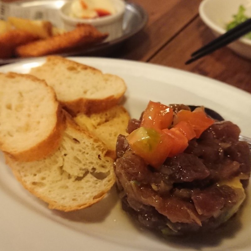 マグロとアボカドのタルタル(ビストロISOMARU 町田店)