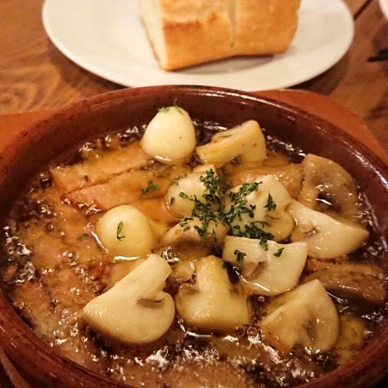 マッシュルームのアヒージョ(ビストロISOMARU 町田店)