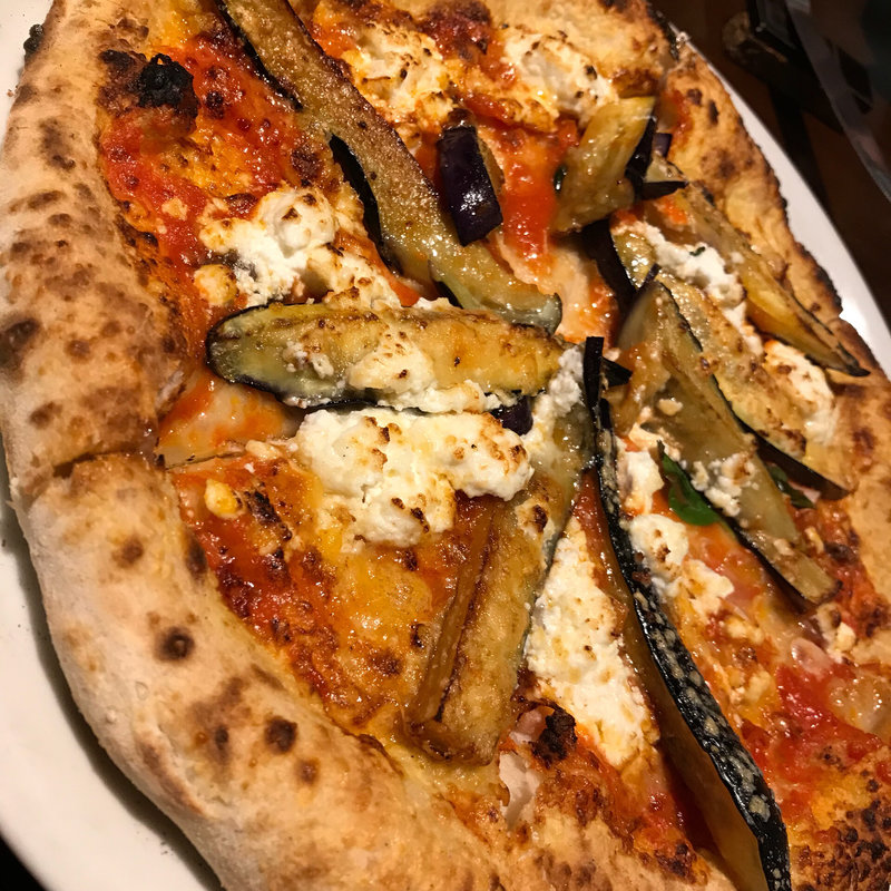 揚げ秋茄子とリコッタチーズ、ニンニク、アンチョビのトマトソース(LEGAME)